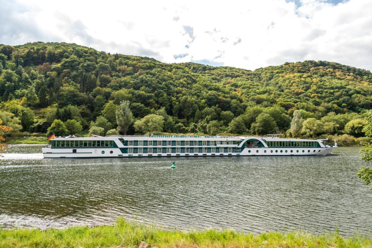 Moselromantik-Hotel Zum Loewen Эдигер-Эллер Экстерьер фото