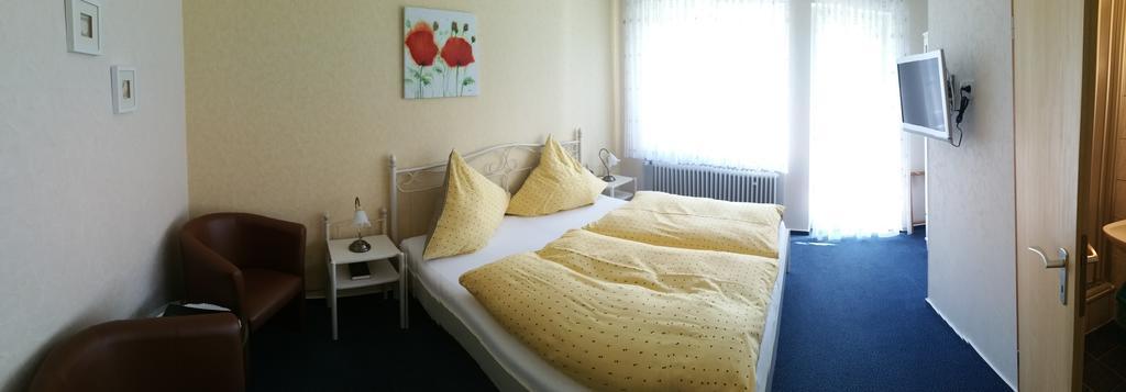 Moselromantik-Hotel Zum Loewen Эдигер-Эллер Экстерьер фото