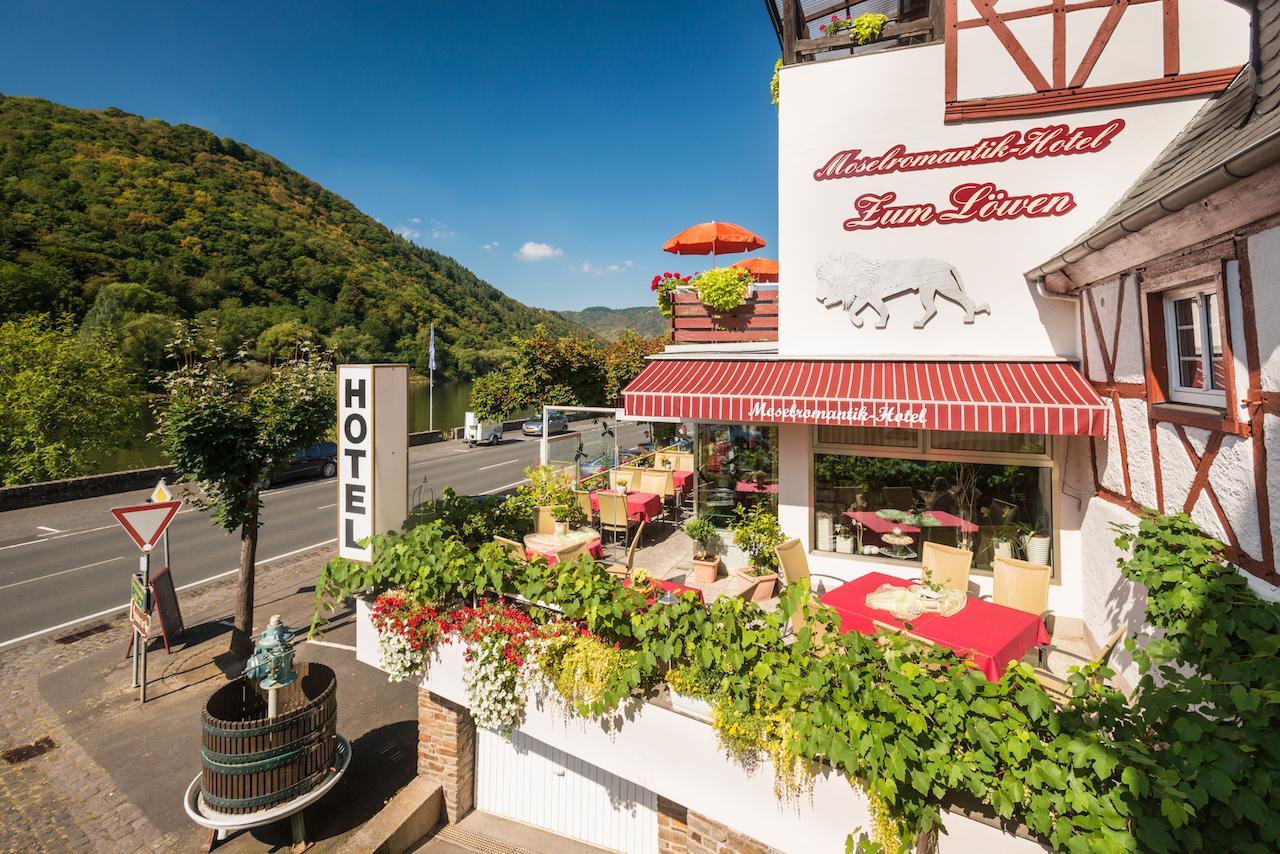 Moselromantik-Hotel Zum Loewen Эдигер-Эллер Экстерьер фото