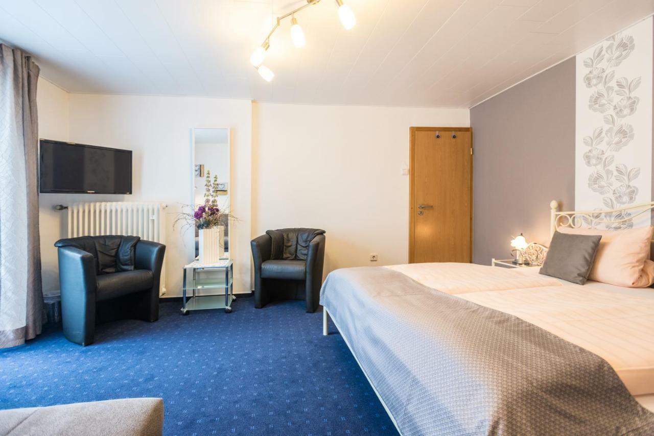 Moselromantik-Hotel Zum Loewen Эдигер-Эллер Экстерьер фото